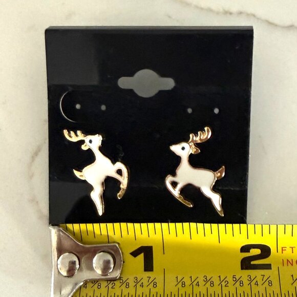 Christmas Earrings Bundle Reindeer Poinsettia Holiday Gold Tone 2 Pairs - Picture 5 of 6